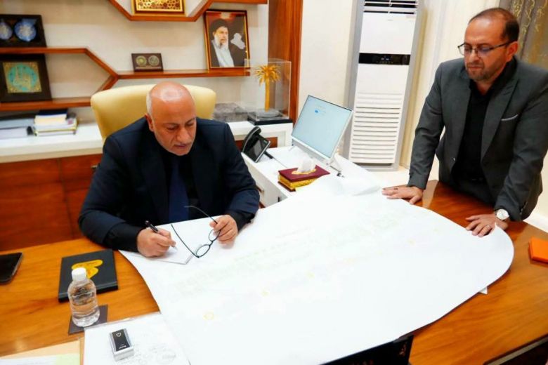 محافظ كربلاء المقدسة يناقش خطط تطوير الواقع الخدمي وزيادة المساحات الخضراء