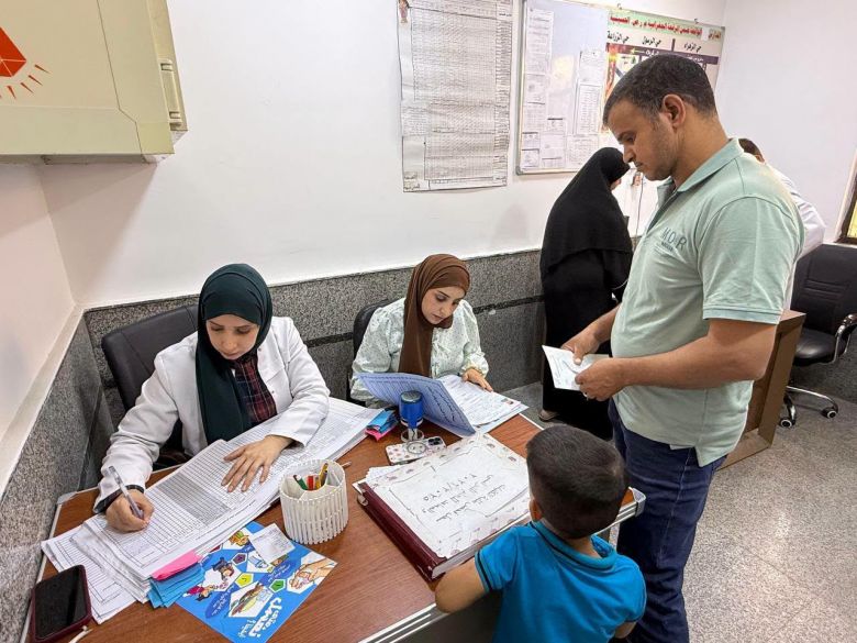 صحة كربلاء تنفذ فحوصات صحية للطلبة ضمن برنامج الصحة المدرسية