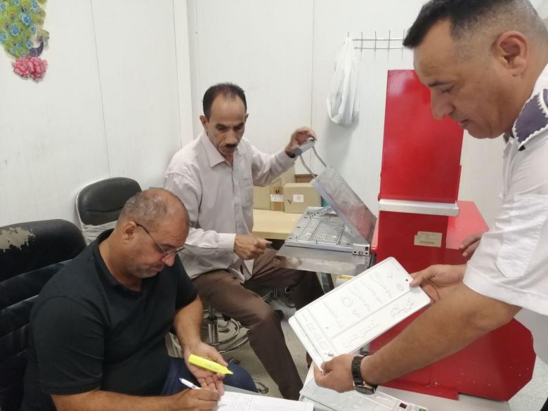 مديرية مرور كربلاء تدعو السائقين إلى استلام لوحات مركباتهم