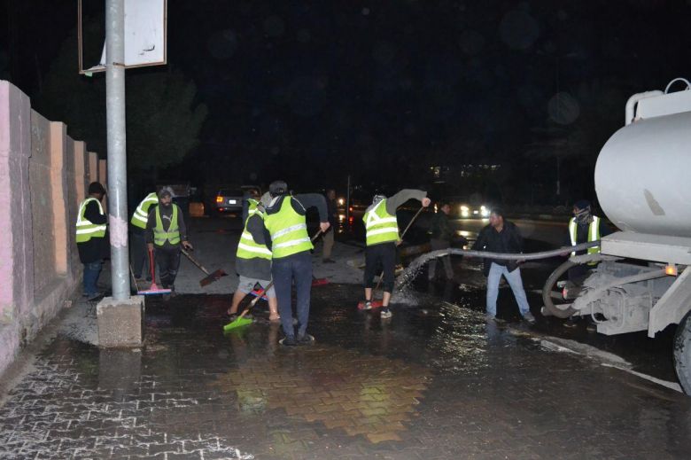 بالصور.. بلدية كربلاء تكثّف حملاتها لتنظيف مركز المدينة والأحياء السكنية