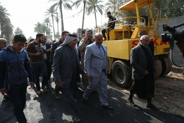 محافظ كربلاء يشرف على تأهيل شارع (آلبو حويمد) في قضاء الحسينية
