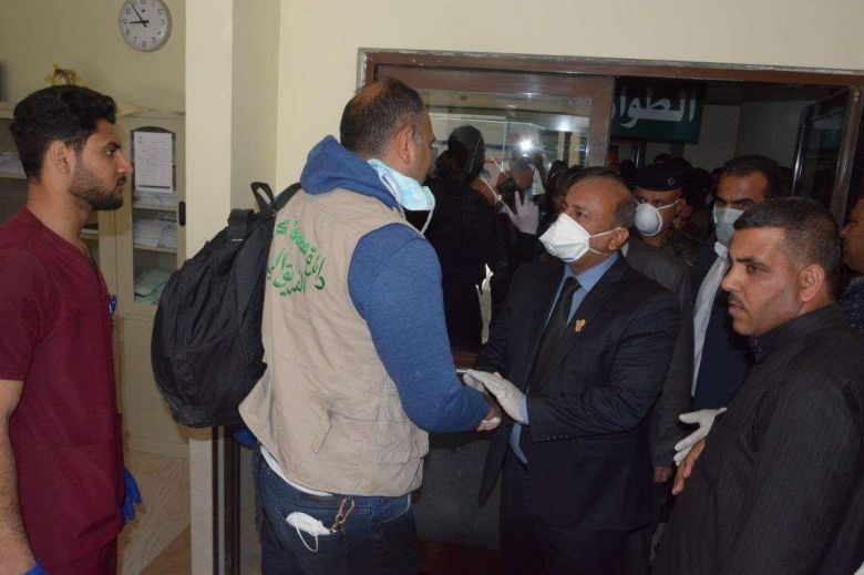 بعد فاجعة كربلاء.. الخطابي يستقبل الجرحى ويطمئن على حالتهم الصحية