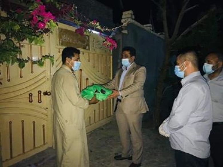 في مبادرة انسانية صحة كربلاء تزور حالات الشفاء بفيروس كورونا