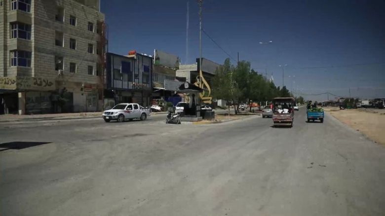 من موازنة  المديرية التشغيلية ، بلدية كربلاء المقدسة تستمر في نصب إشارات مرورية في المحافظة
