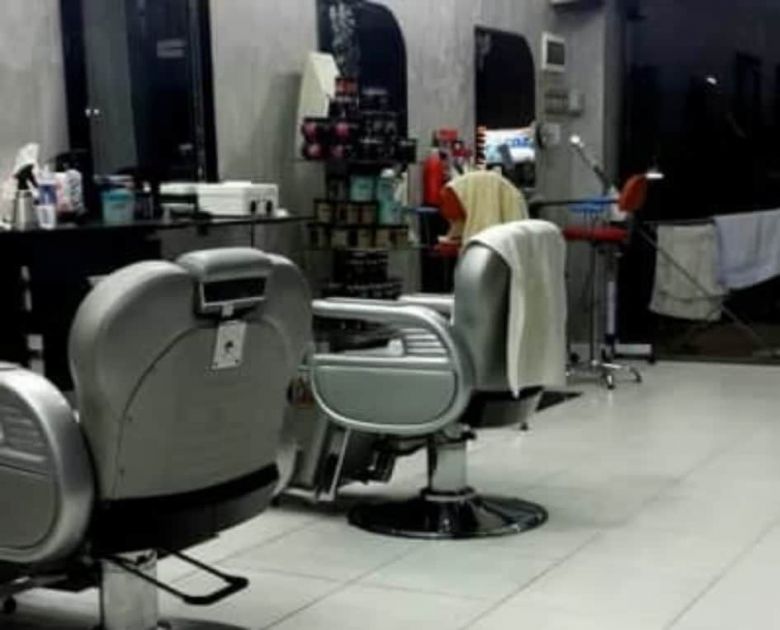 (الحلاقة مجاناً لمن يتبرع) صورة من صور التكافل الإجتماعي في كربلاء المقدسة