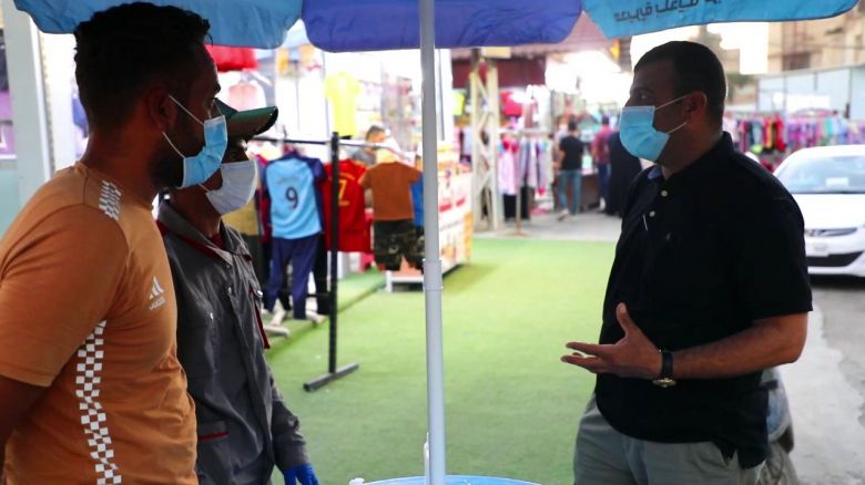 بلدية كربلاء تباشر بنصب مظلات شمسية لنشر الوعي ضد كورونا