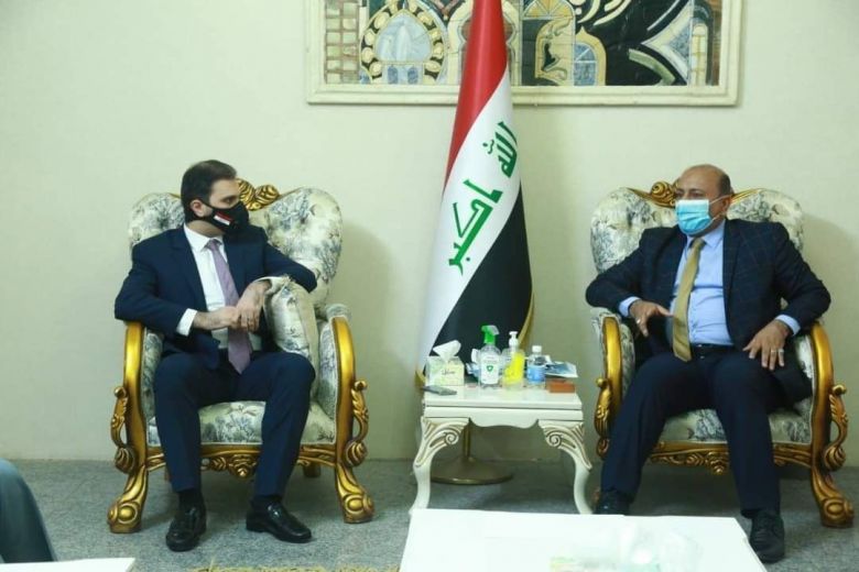 محافظ كربلاء المقدسة يتباحث بموضوع تنشيط الواقع الصناعي مع اصحاب الاختصاص في المحافظة