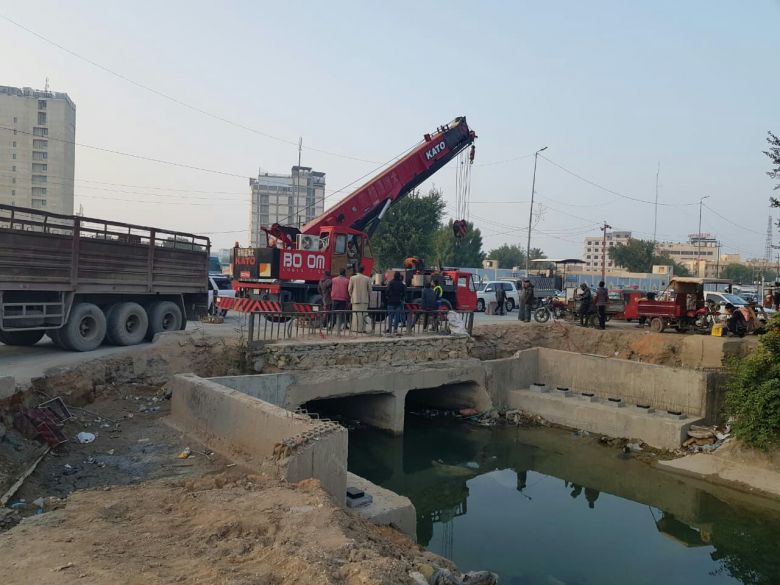 طرق وجسور كربلاء تواصل العمل بمشروع تعريض جسري باب بغداد