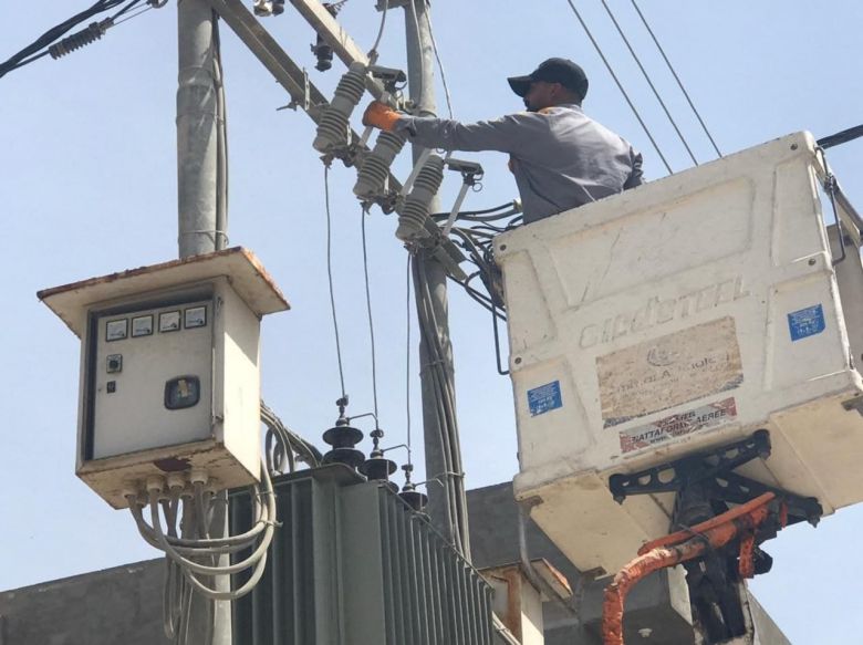 كهرباء كربلاء تكثف نشاطاتها لفك اختناق التيار الكهربائي في المحافظة