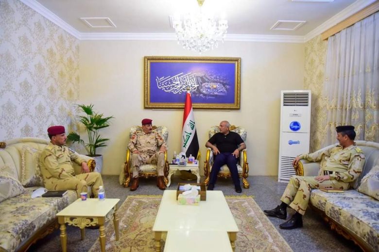 الخطابي يلقي بالقيادات الامنية في المحافظة لمتابعة الوضع الامني