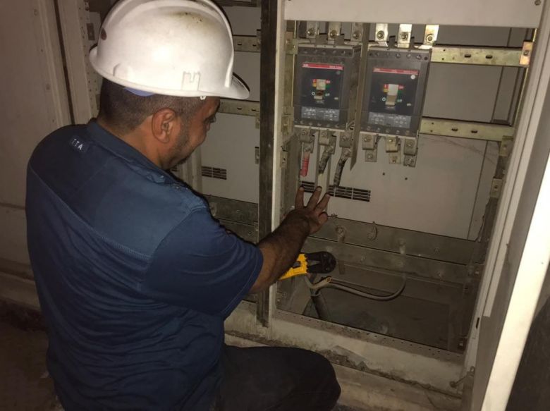 قطع التيار الكهربائي عن دور سكنية وبنايات في مركز المدينة بعد حملة ازالة التجاوزات في كربلاء