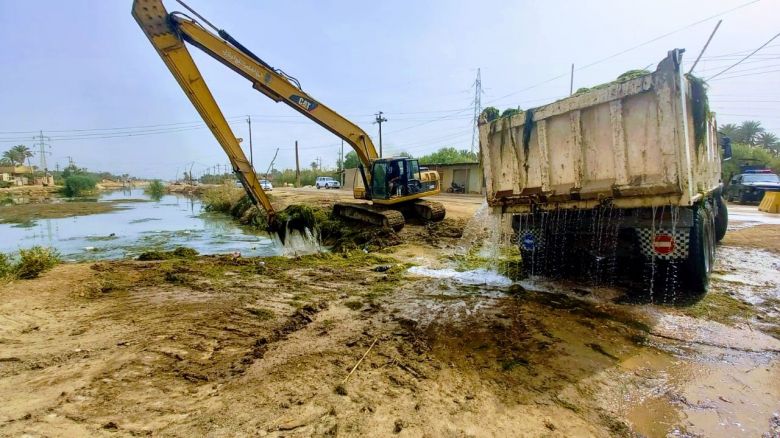 حملات تطهير وتنظيف الجداول والانهر في قضاء الجدول الغربي