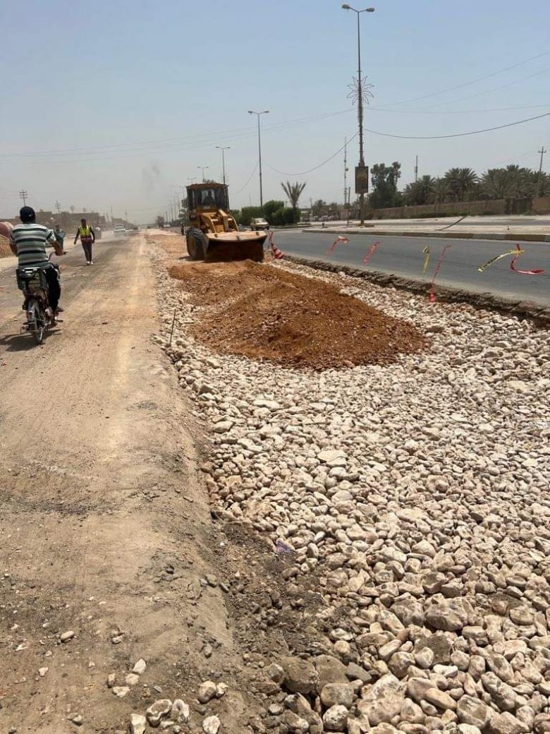 طرق وجسور كربلاء تباشر بإعمال صيانة وتأهيل مدخل كربلاء- بغداد
