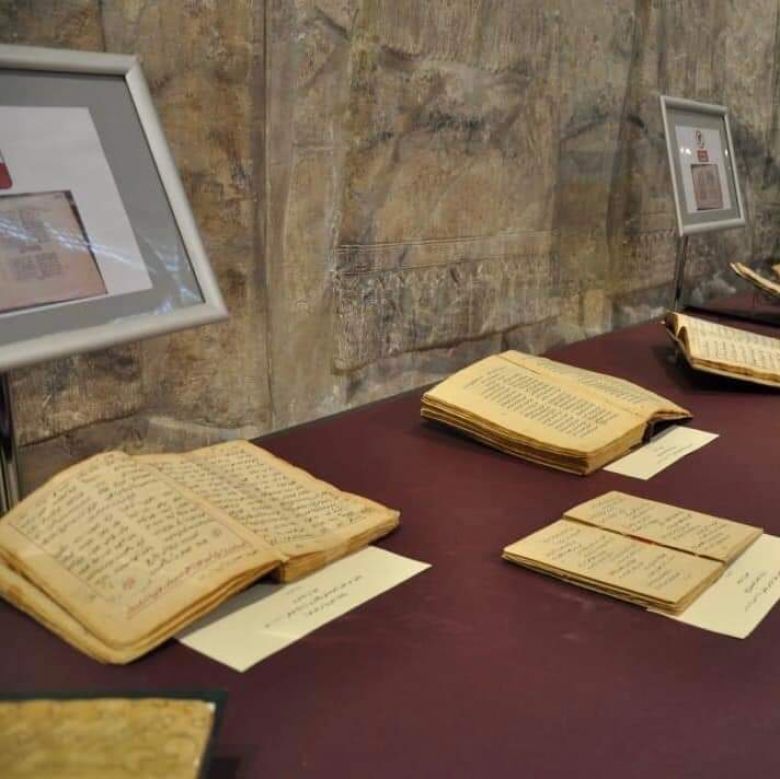المتحف العراقي يقيم معرضا لمخطوطات الامام الحسين (ع)