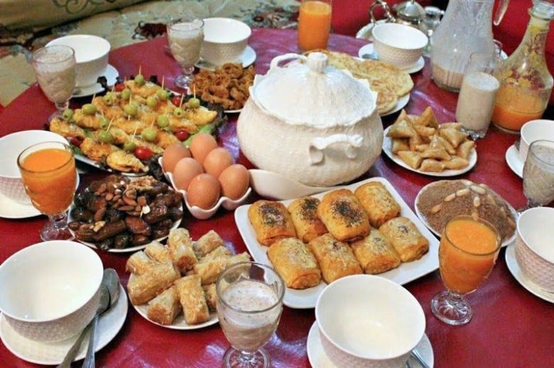 موائد الافطار في رمضان.. تتصدر منصات التواصل الاجتماعي