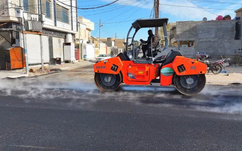 بلدية كربلاء تُنهي أعمال تعبيد عددا من الشوارع في حي الشرطة