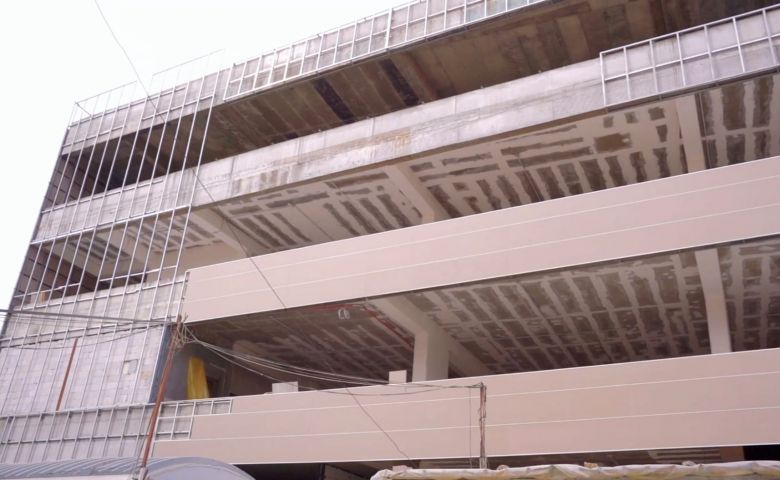 %53 نسبة إنجاز بارك باب القبلة متعدد الطوابق لتنظيم حركة المركبات قرب مرقد الإمام الحسين (ع)