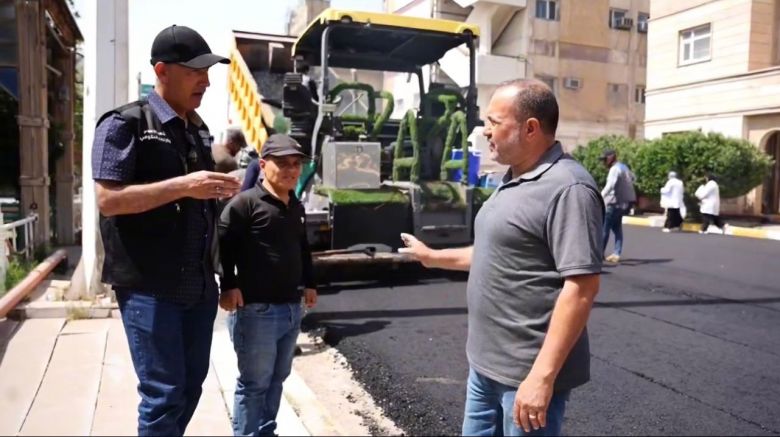 تأهيل شوارع مستشفى الحسين التعليمي.. جهود خدمية متواصلة للارتقاء بواقع أجمل